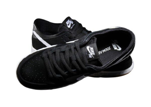 נעליי נייק-NIKE SB DUNK LOW PRO QS - Black & White Logo