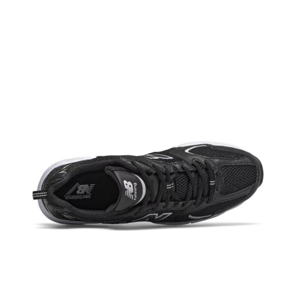  סניקרס ניו באלאנס NEW BALANCE 530 BLACK & WHITE