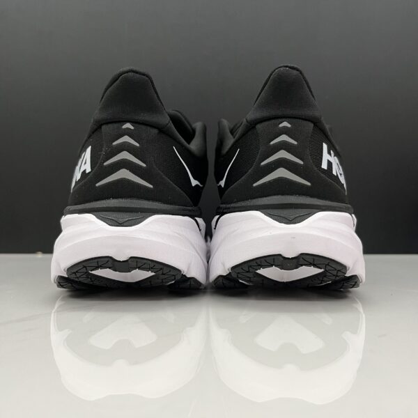 נעלי הוקה-HOKA ONE ONE Clifton 8 Black