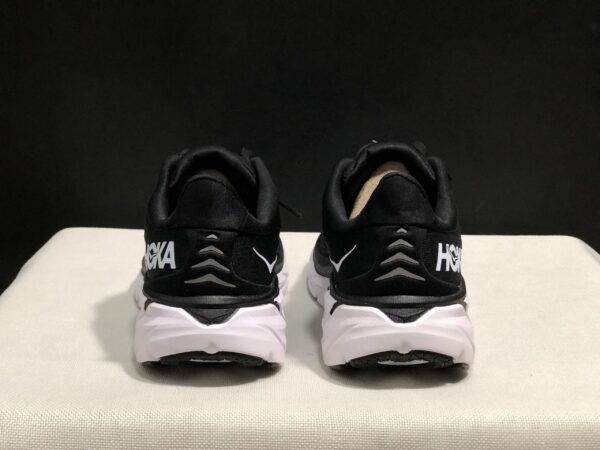 נעלי הוקה-HOKA ONE ONE Clifton 8 Black