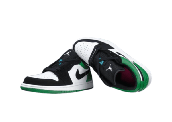 נעלי נייק-NIKE AIR JORDAN 1 LOW -WHITE-GREEN-BLACK LOGO