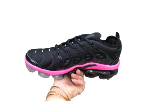 נעלי נייק-NIKE AIR MAX PLUS TN- BLACK RUSSIAN