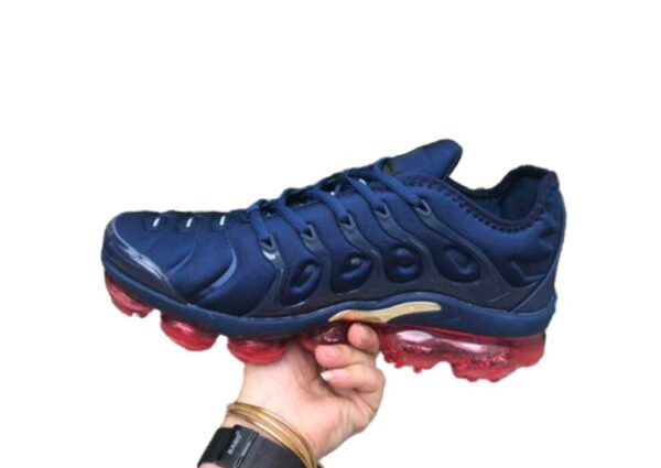 נעלי נייק-NIKE AIR MAX PLUS TN- ENDEAVOUR