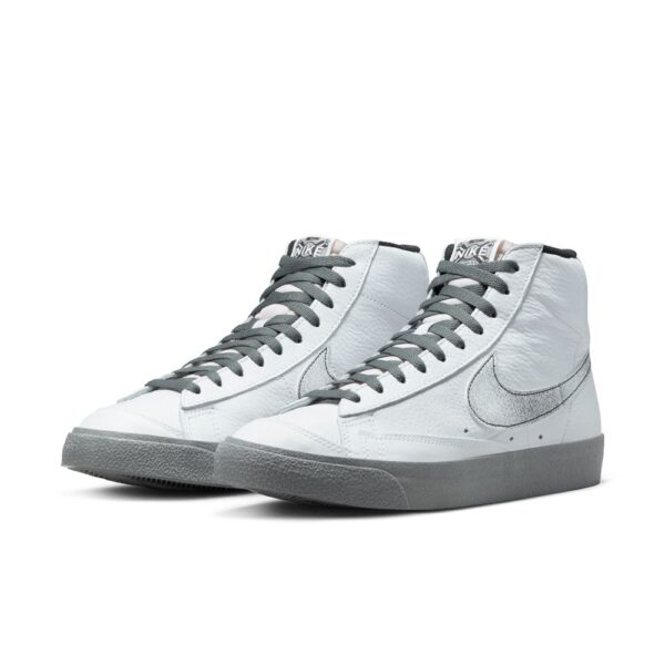 נייק בלייזר גבוהות- NIKE BLAZER MID '77 VINTAGE WHITE GREY