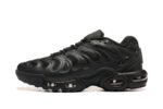 נעלי נייק- NIKE AIR MAX PLUS DRIFT Black