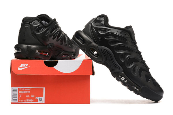 נעלי נייק- NIKE AIR MAX PLUS DRIFT Black