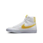 נייק בלייזר גבוהות- NIKE BLAZER MID '77 VINTAGE WHITE YELLOW
