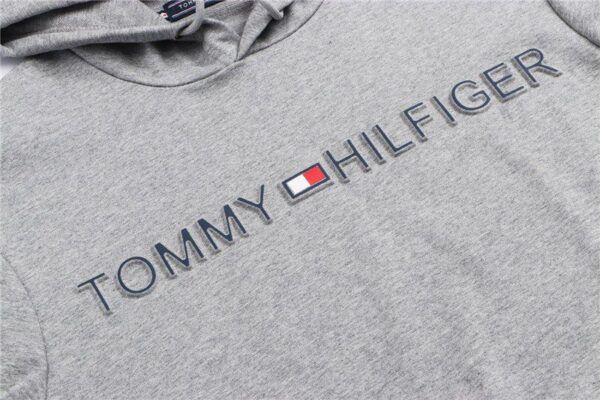 טומי הילפיגר-TOMMY SUIT- Zumthor