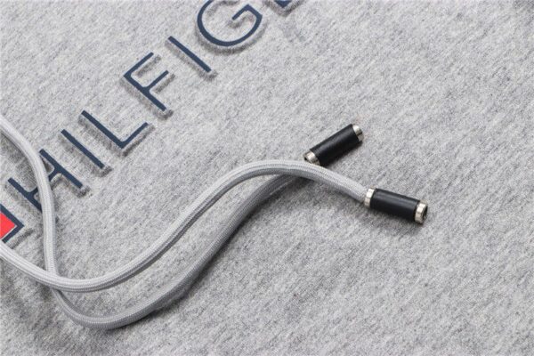 טומי הילפיגר-TOMMY SUIT- Zumthor