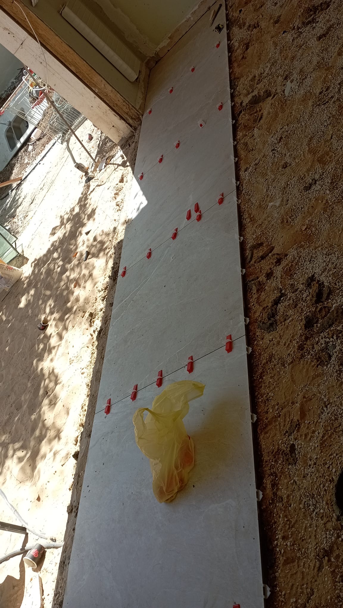 חיפוי קירות ורצפה