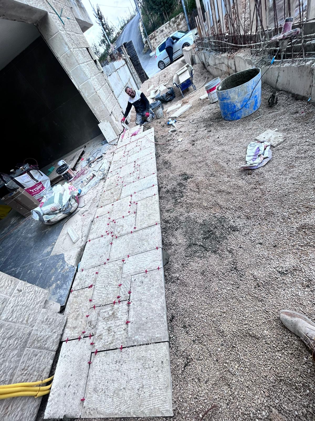 ריצוף חוץ וחצר